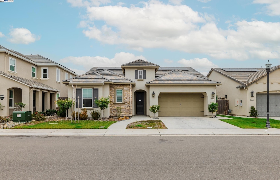 2929 Cammie Ln, Lodi, CA 95242 - photo 1