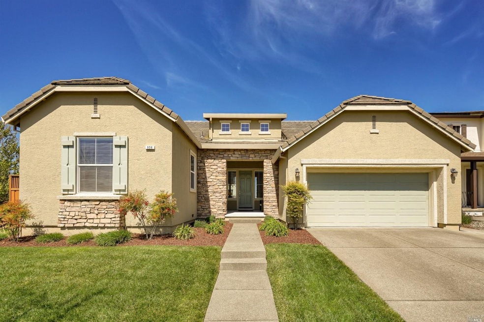 Wine Country at your fingertips! Impressive curb a