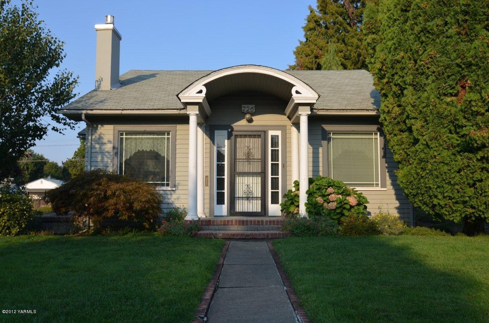 226 South 17th Avenue, Yakima