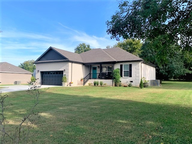 108 Fairlane Dr, Shelbyville, TN 37160 - photo 1