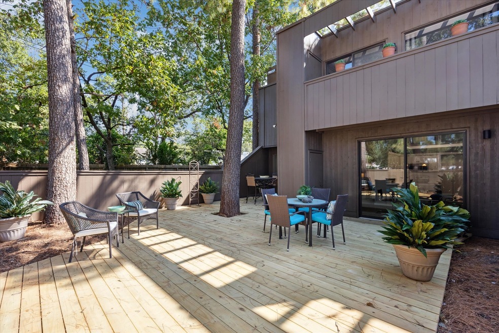 396 Litchfield Ln, Houston, TX 77024 - photo 1