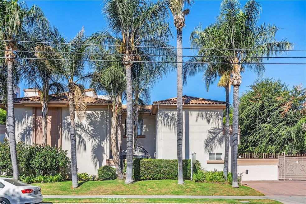 5715 Etiwanda Ave unit 4, Tarzana, CA 91356 - photo 1