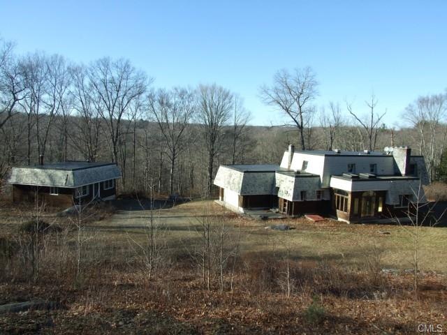 Main house and 800 sq. ft. accessory building.