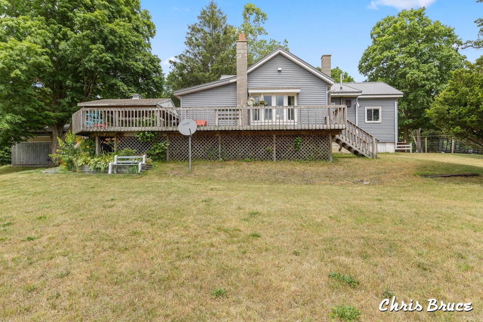 465 W Pleasant St, Hubbardston, MI 48845 - photo 1