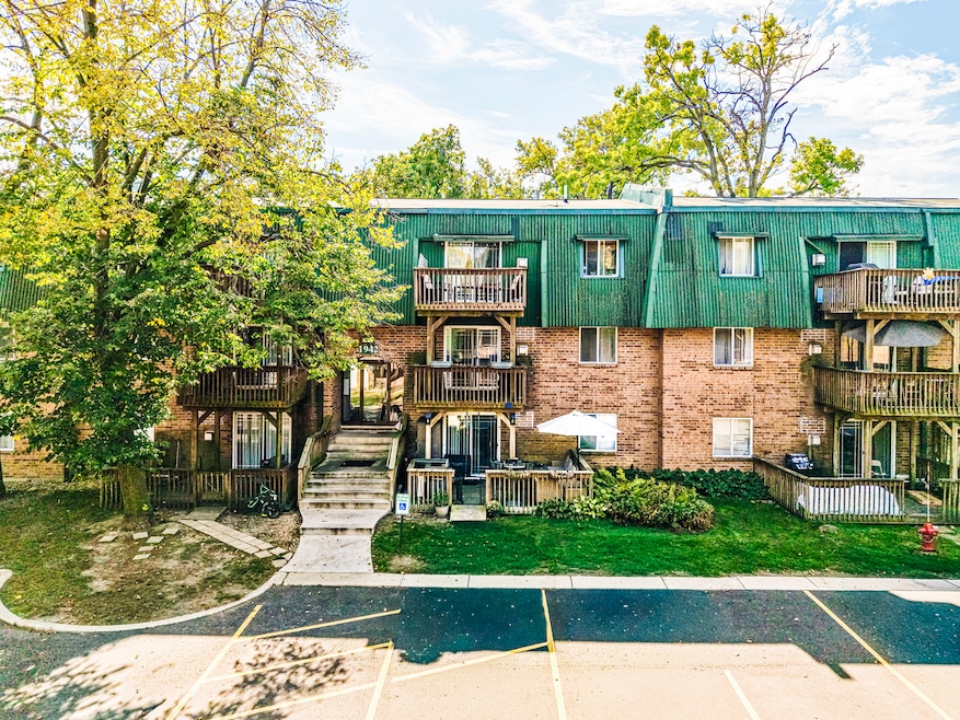 1942 Tall Oaks Dr unit 1A, Aurora, IL 60505 - photo 1