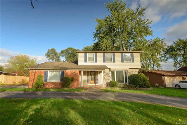 6653 Wild Ridge Ln, West Bloomfield, MI 48322 - photo 1