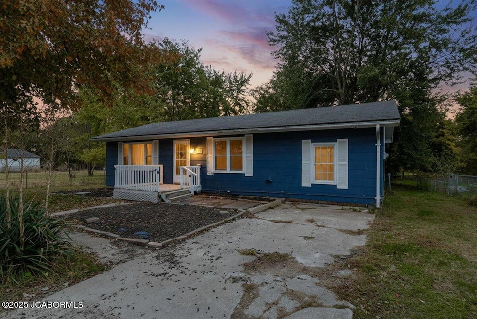 01-303 Academy_18_VS