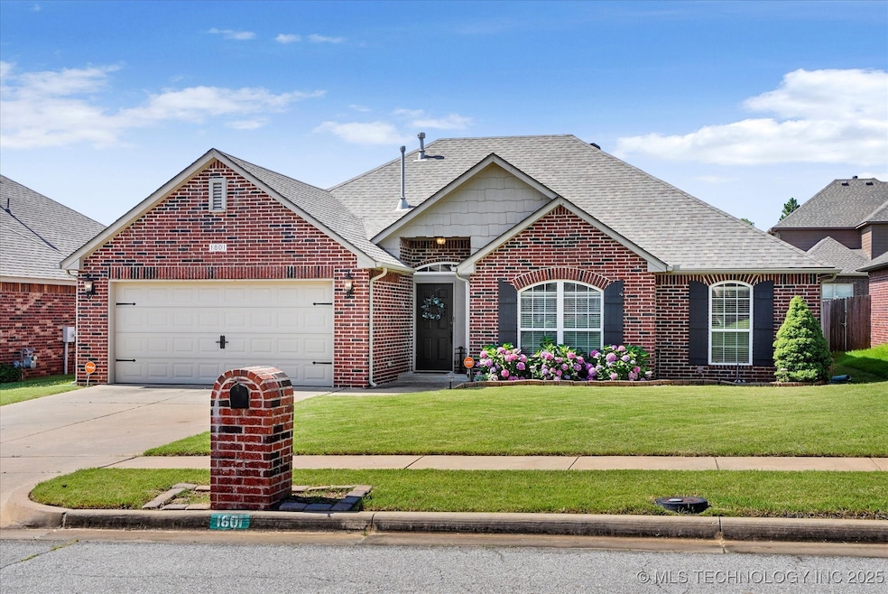 1801 E Montgomery St, Broken Arrow, OK 74012 - photo 1