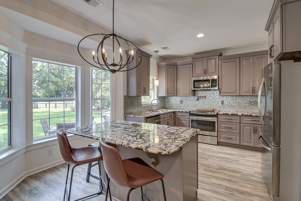 Under Contract $699,999