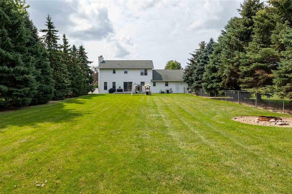 2406 W Hiawatha Dr, Appleton, WI 54914 - photo 1