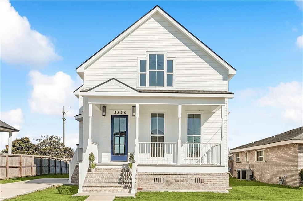 2325 Benjamin St, Arabi, LA 70032 - photo 1