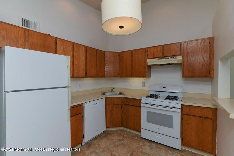 66 Players Cir, Tinton Falls, NJ 07724 - photo 1