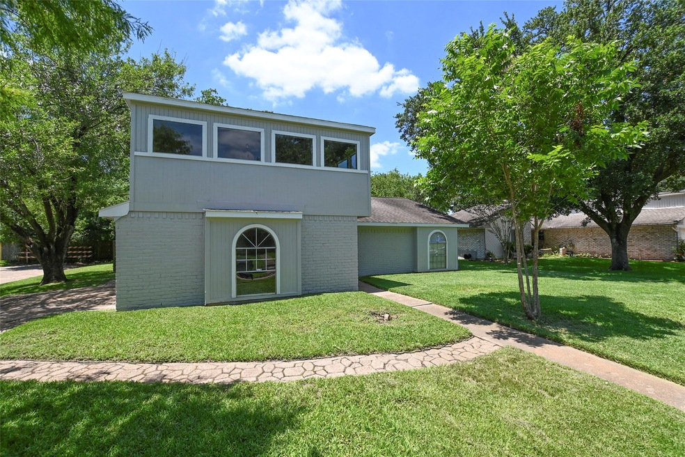 6426 Menwood Cir, Houston, TX 77088 - photo 1