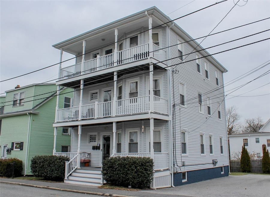 29 Bourne St, Bristol, RI 02809 - photo 1