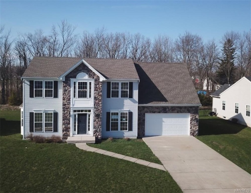 Beautiful Center Entrance Colonial