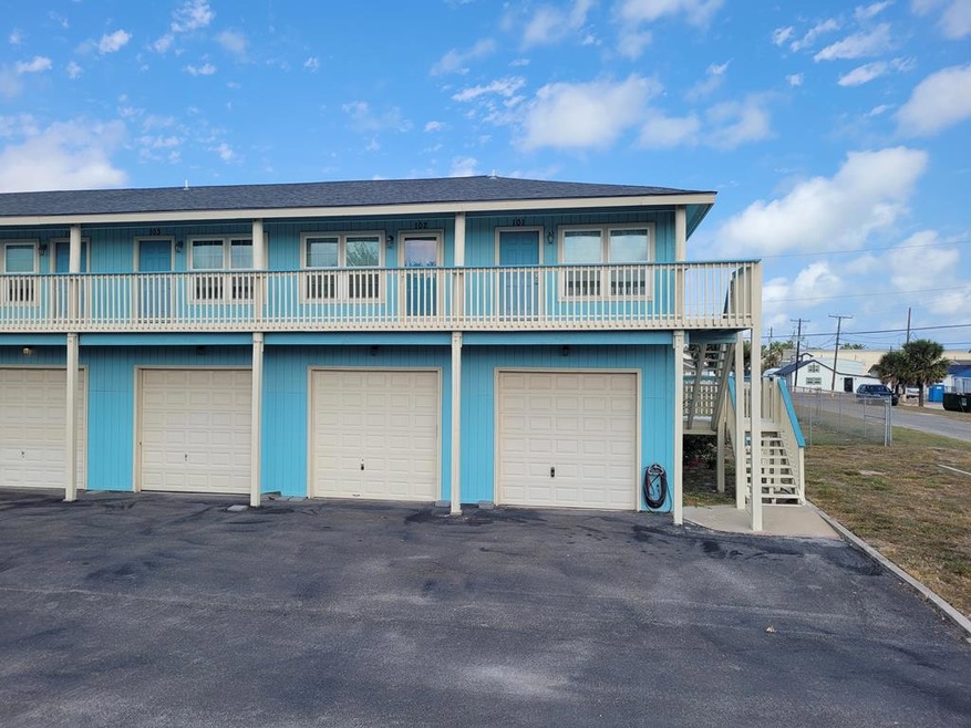 1809 Hillcrest Dr unit 101, Rockport, TX 78382 - photo 1