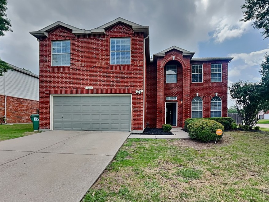 8209 Swan Park Dr, Denton, TX 76210 - photo 1