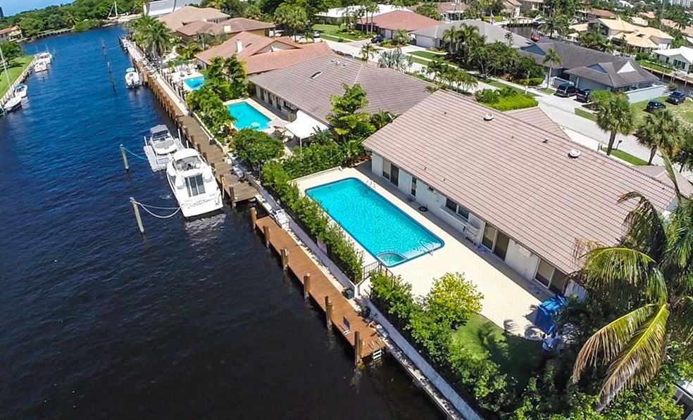 Wide deep water dockage. Perfect for your large bo
