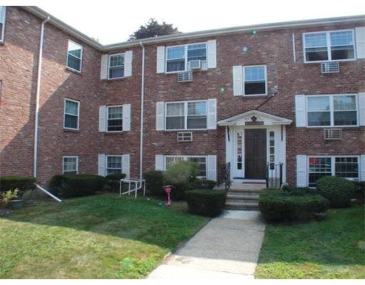 48 Lake Ave unit MIT 3, Woburn, MA 01801 - photo 1