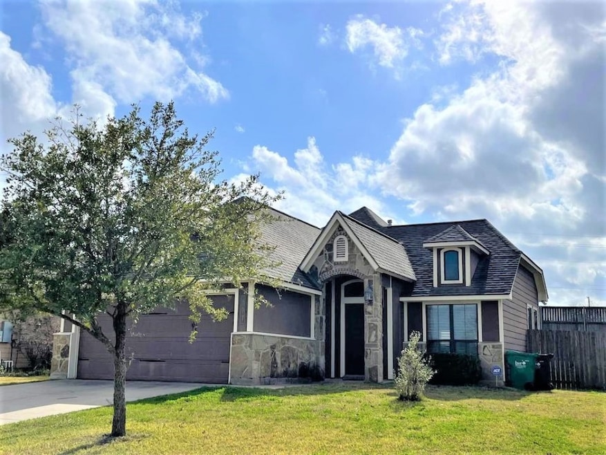 807 Cobble Gate Dr, Brenham, TX 77833 - photo 1