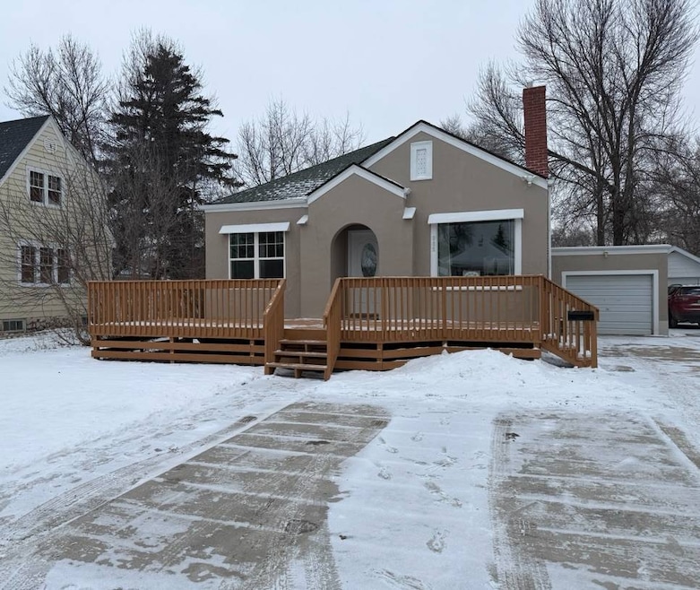 905 7th St NE, Devils Lake, ND 58301 - photo 1