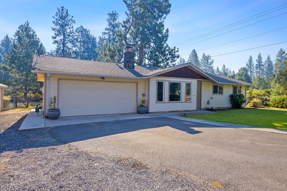 60804 Goldenrain Dr, Bend, OR 97702 - photo 1