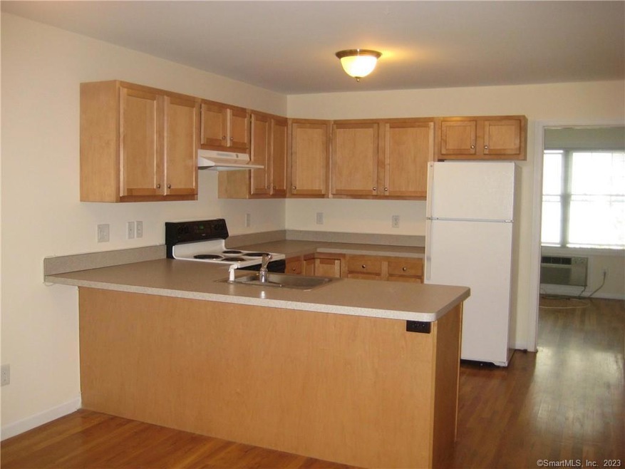 416 S Main St unit 8, Wallingford, CT 06492 - photo 1