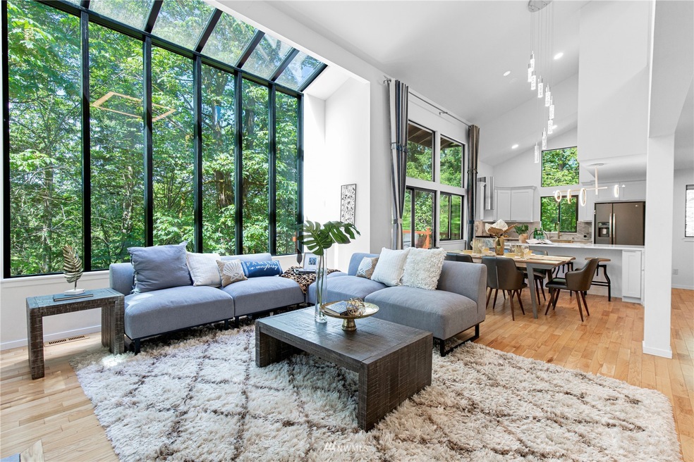 Sold $1,367,500 • Co-Listing Agent