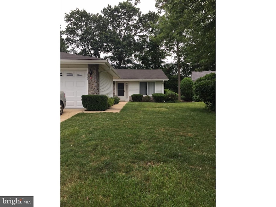 254 Doremus Dr unit B, Monroe Township, NJ 08831 - photo 1