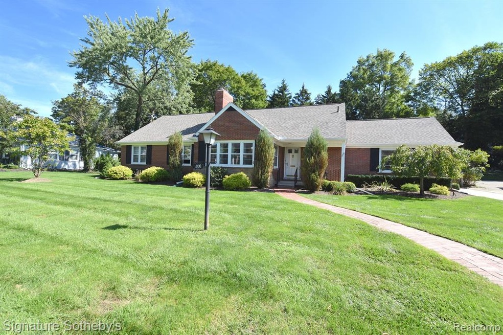 200 Tuckahoe Rd, Bloomfield Hills, MI 48301 - photo 1