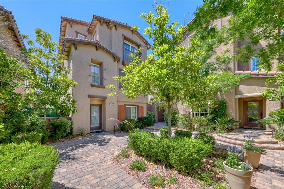 Upgraded 1791 sq ft, 3 story, 3 bed, 3 1/2 bath, 2