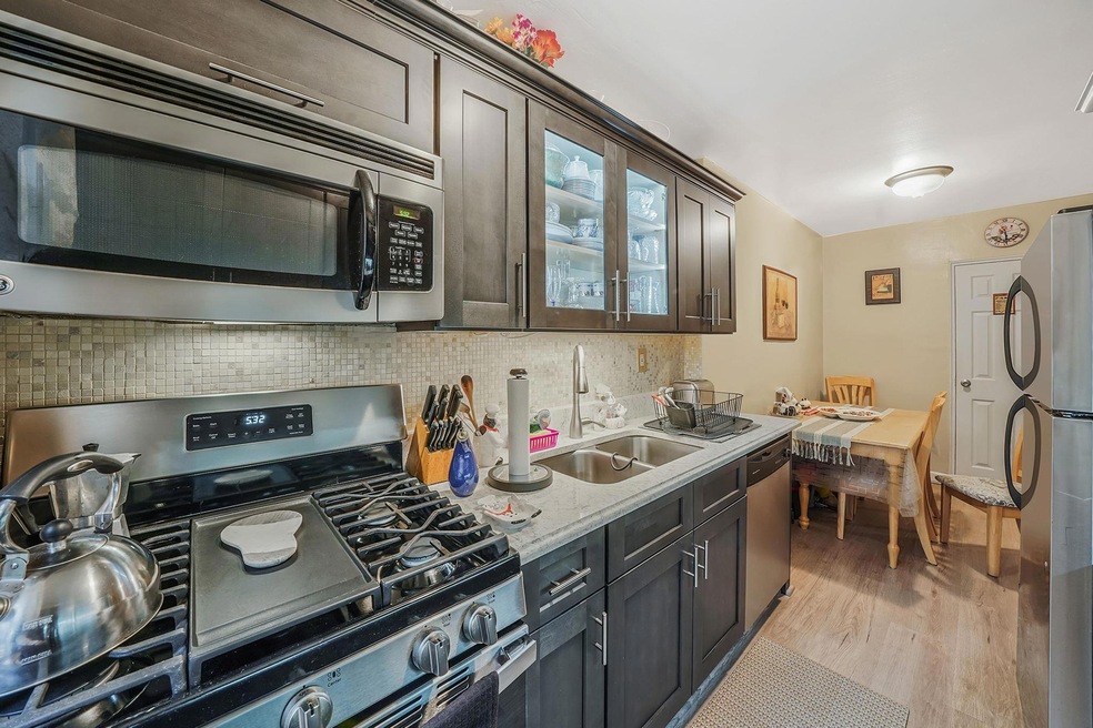 Dara Gardens unit 4B, Flushing, NY 11367 - photo 1