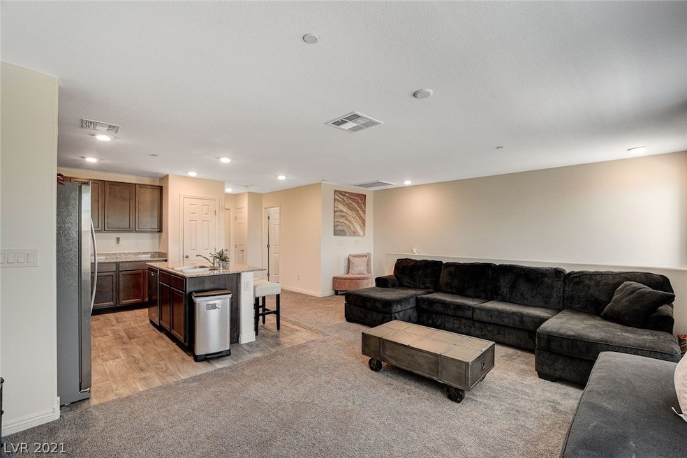 Living Room/Kitchen