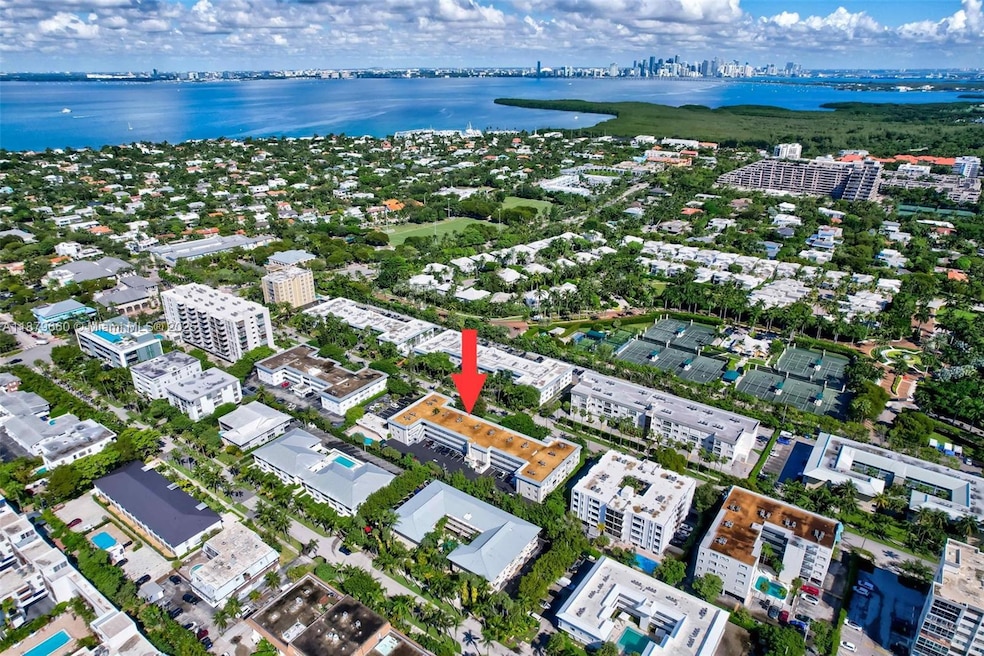 240 Galen Dr unit 207, Key Biscayne, FL 33149 - photo 1