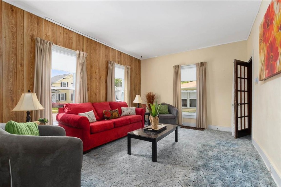 436 W 10th Ave, Oshkosh, WI 54902 - photo 1