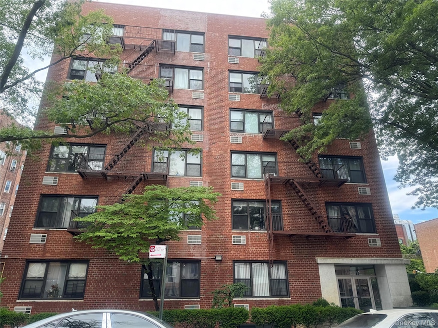 76-26 113th St unit 6H, Forest Hills, NY 11375 - photo 1