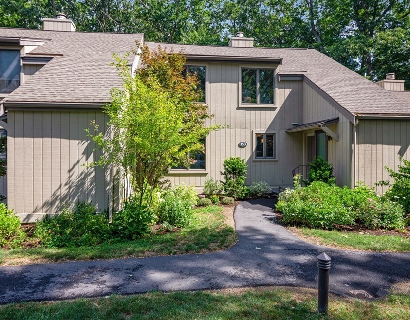 153 Chestnut Cir, Lincoln, MA 01773 - photo 1