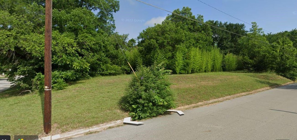 501 W Walker St, Denison, TX 75020 - photo 1