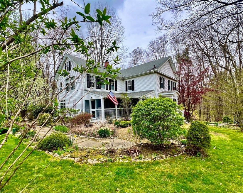 8 Ladd Rd, Sturbridge, MA 01566 - photo 1