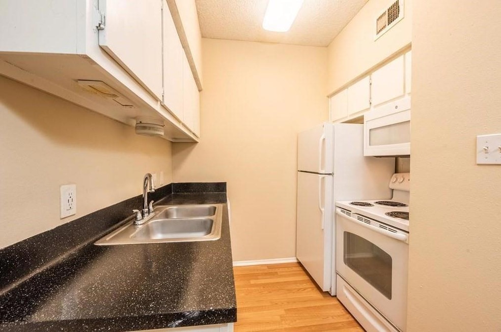 For Rent $1,195/month