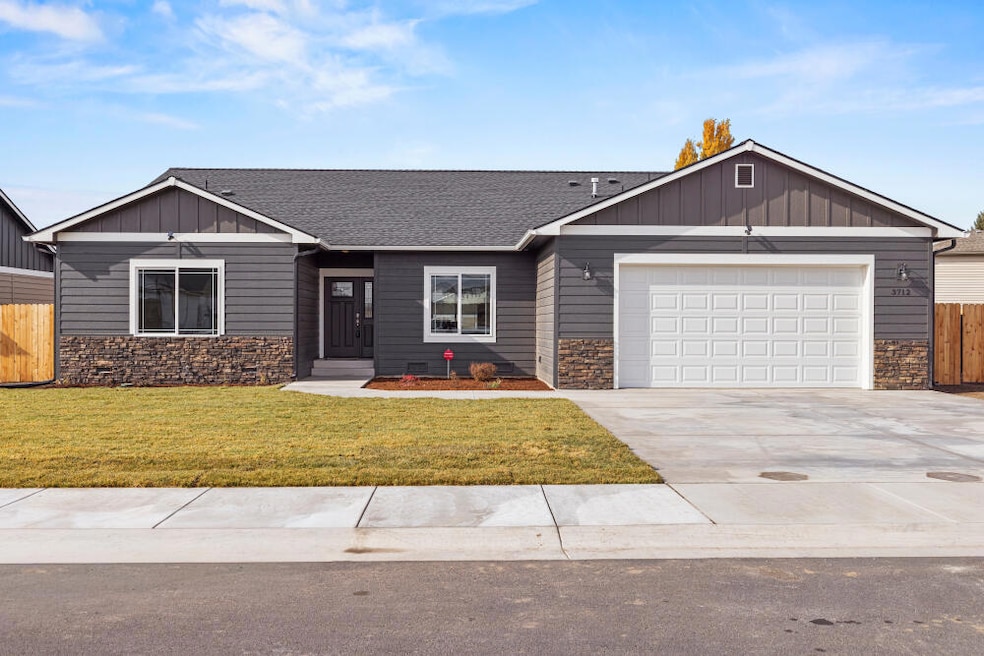 3712 La Habra Way, Klamath Falls, OR 97603 - photo 1