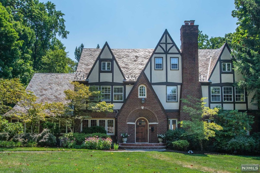 22 Wayside Place, Montclair, NJ 07042 - photo 1