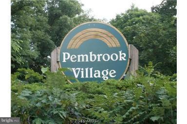 4309 Pembrook Village Dr unit 11, Alexandria, VA 22309 - photo 1