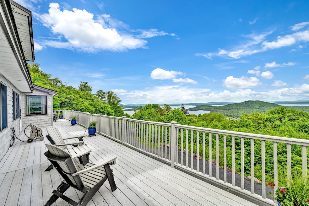 For Sale $949,900 • Co-Listing Agent