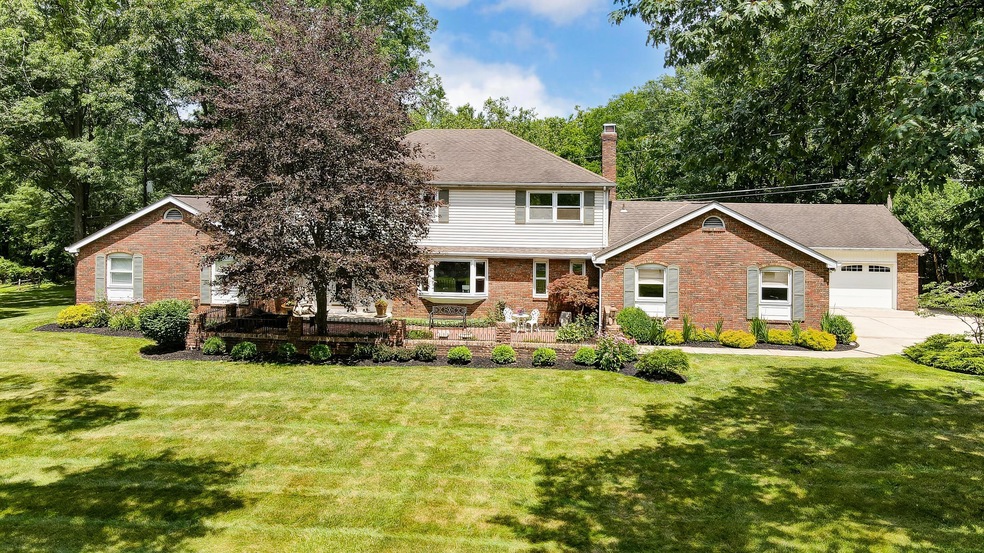 6214 Cherry Hill Dr, Columbus, OH 43213 - photo 1