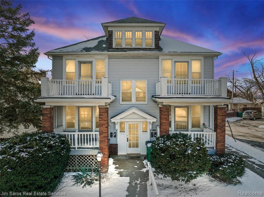01-1447 Wayburn St Grosse Pointe0037.jpg