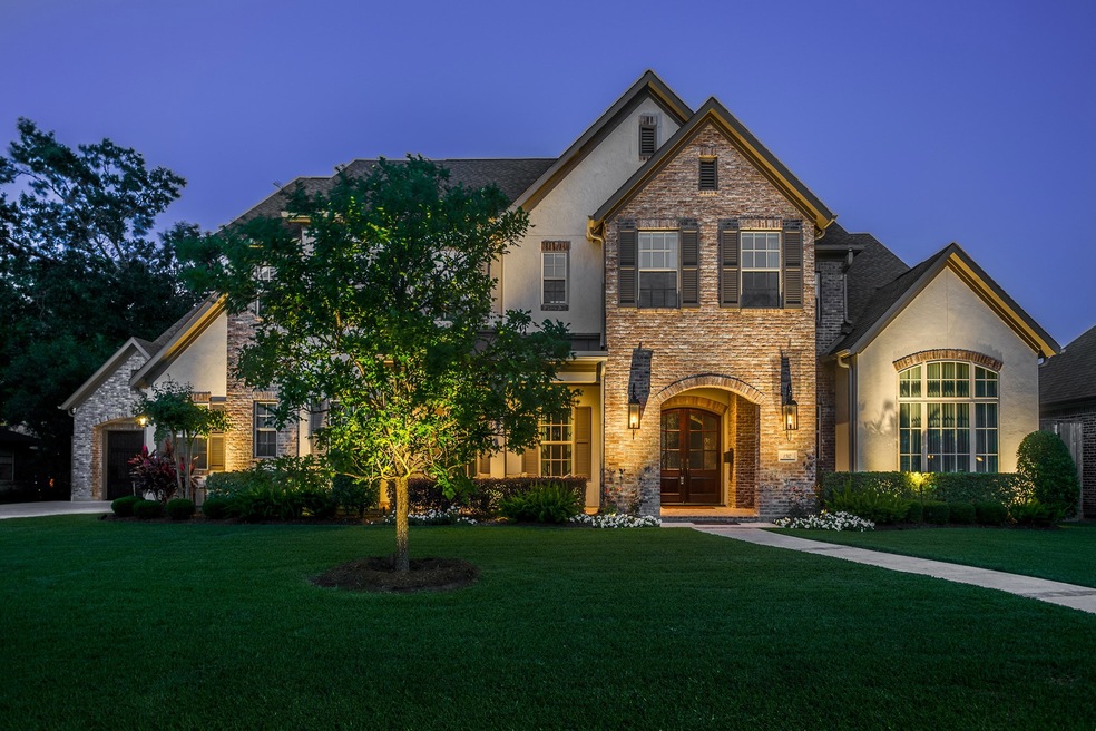 1702 Monarch Oaks St, Houston, TX 77055 - photo 1