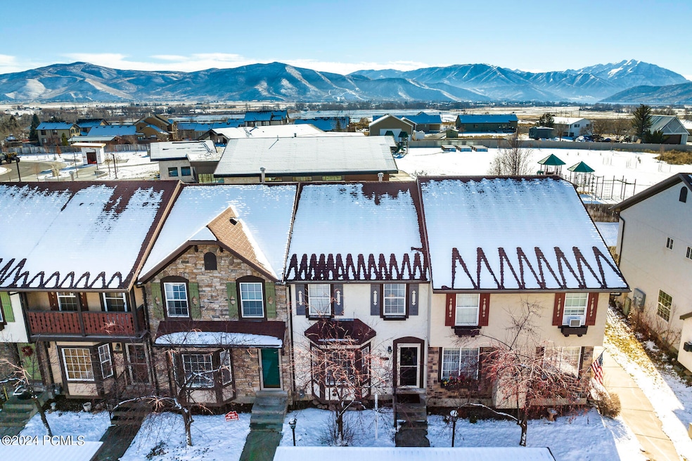 818 E Hamlet Cir S, Midway, UT 84049 - photo 1