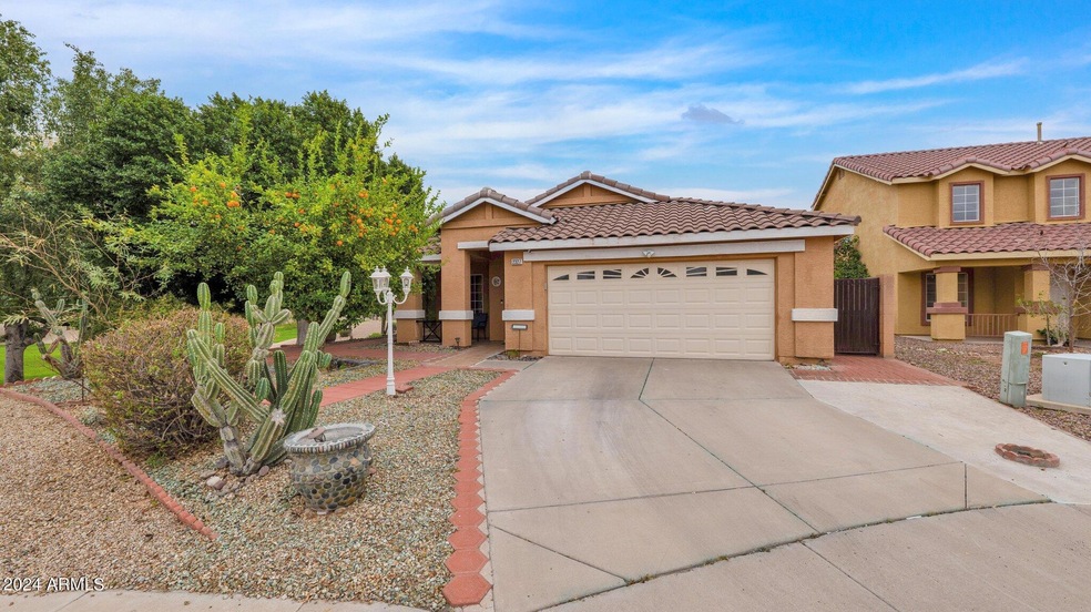 Cul de Sac Lot and Extended driveway