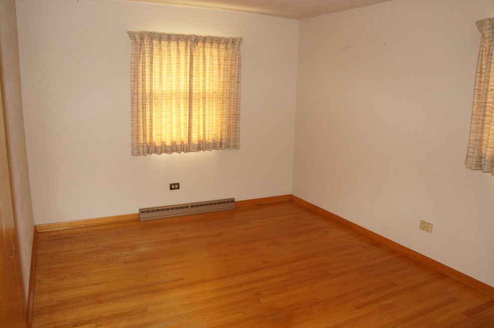 2600 Theresa Ave, Waukegan, IL 60085 - photo 1